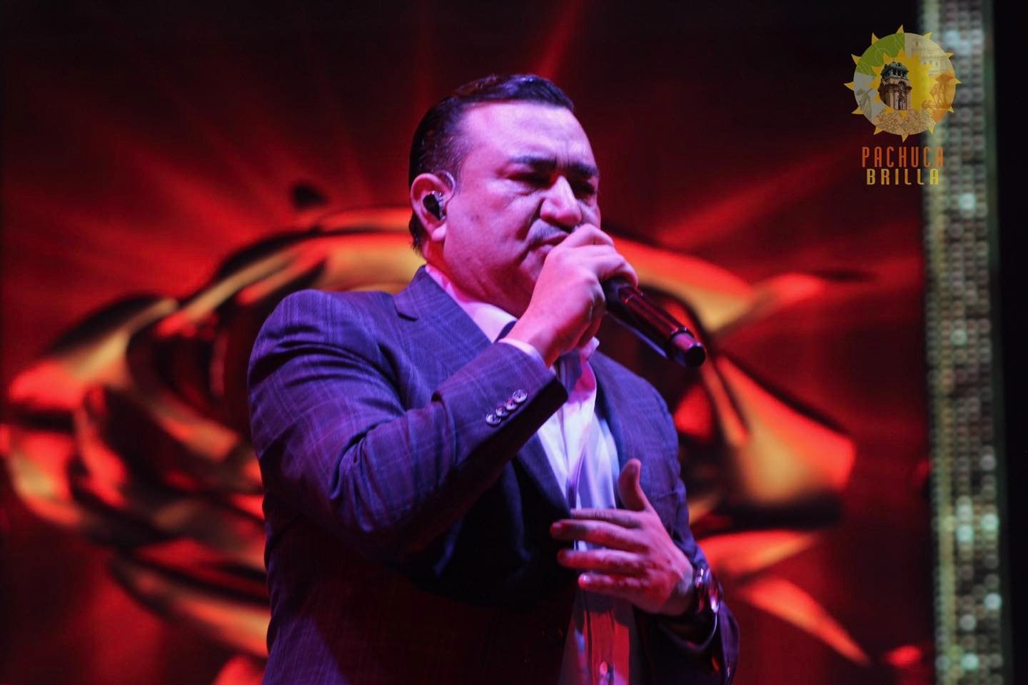 Conjunto Primavera en el teatro del pueblo de la Feria Pachuca 2024