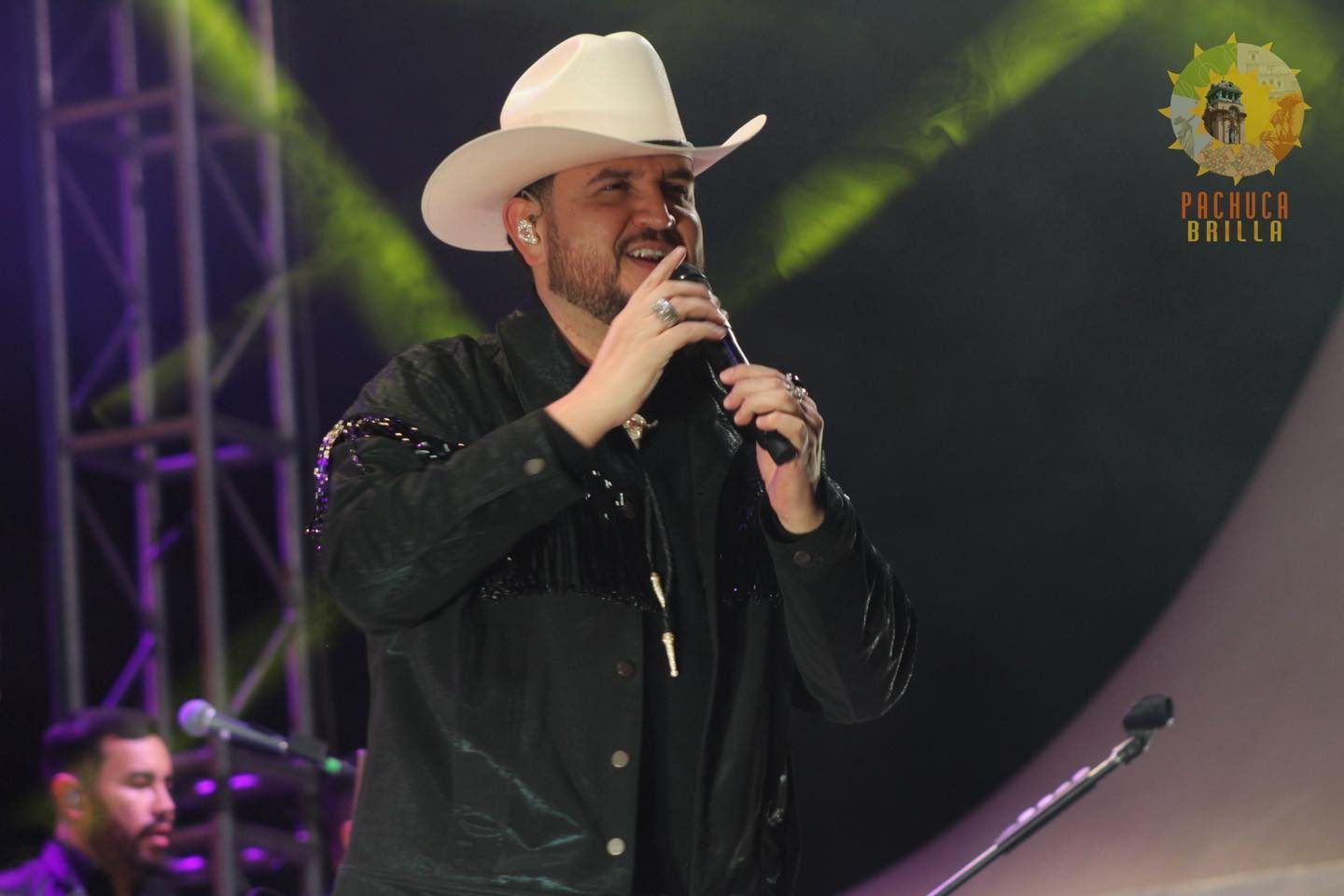 Edén Muñoz en el teatro del pueblo de la Feria Pachuca 2024