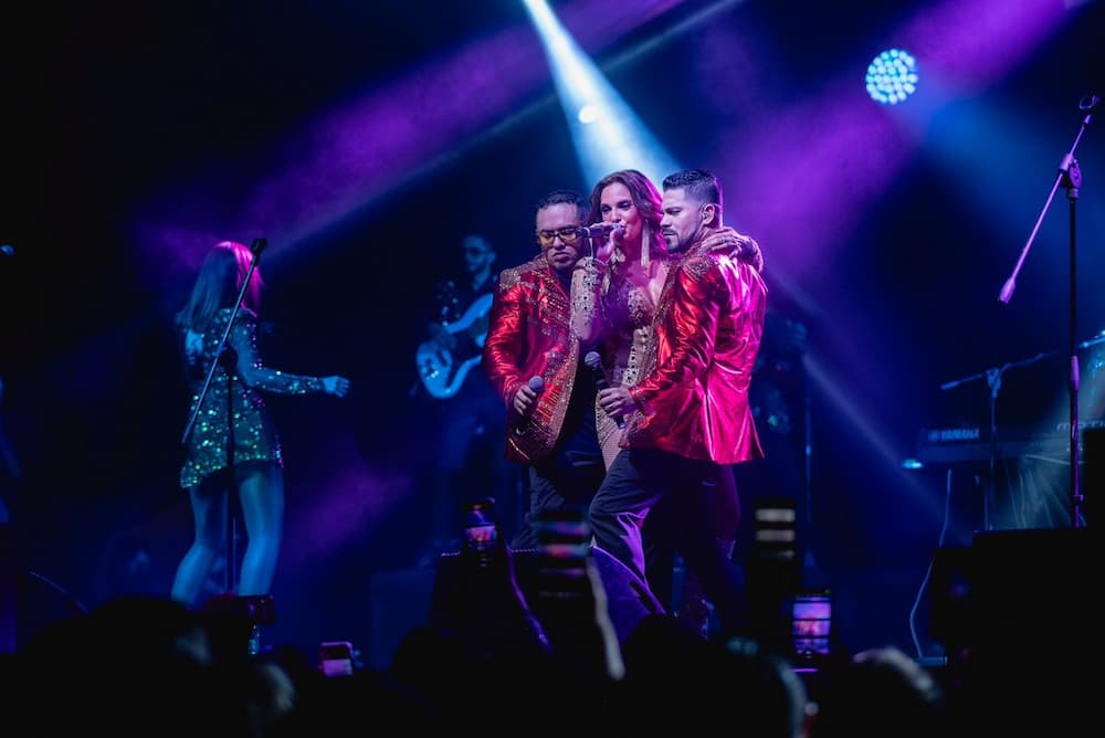 Mariana Seoane y La Sonora Dinamita en el teatro del pueblo de la Feria Pachuca 2024